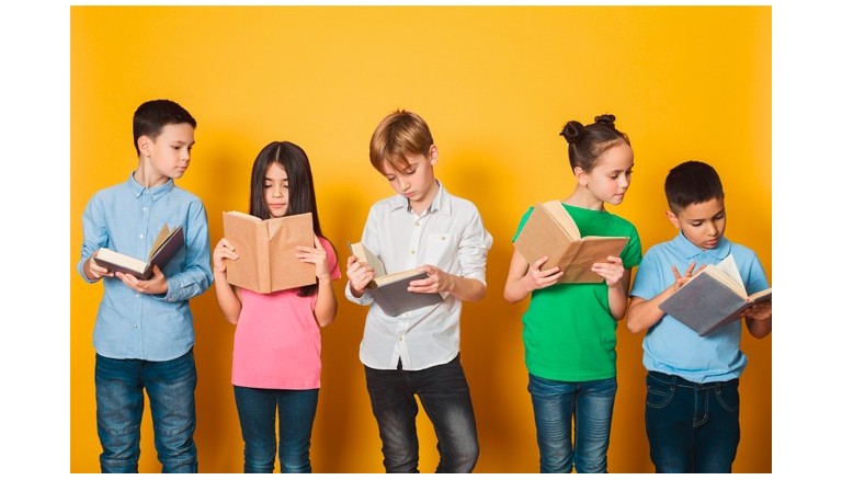 Belén Hueso presenta 'Los músculos de la sonrisa' en las Charlas Informativas sobre Ataxia, organizadas por FEDAES